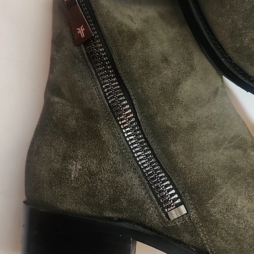 Frye Distressed Gorgeous Olive Suede Side Zip Ankle Quality Bootie Boots Size 8B - Picture 12 of 15